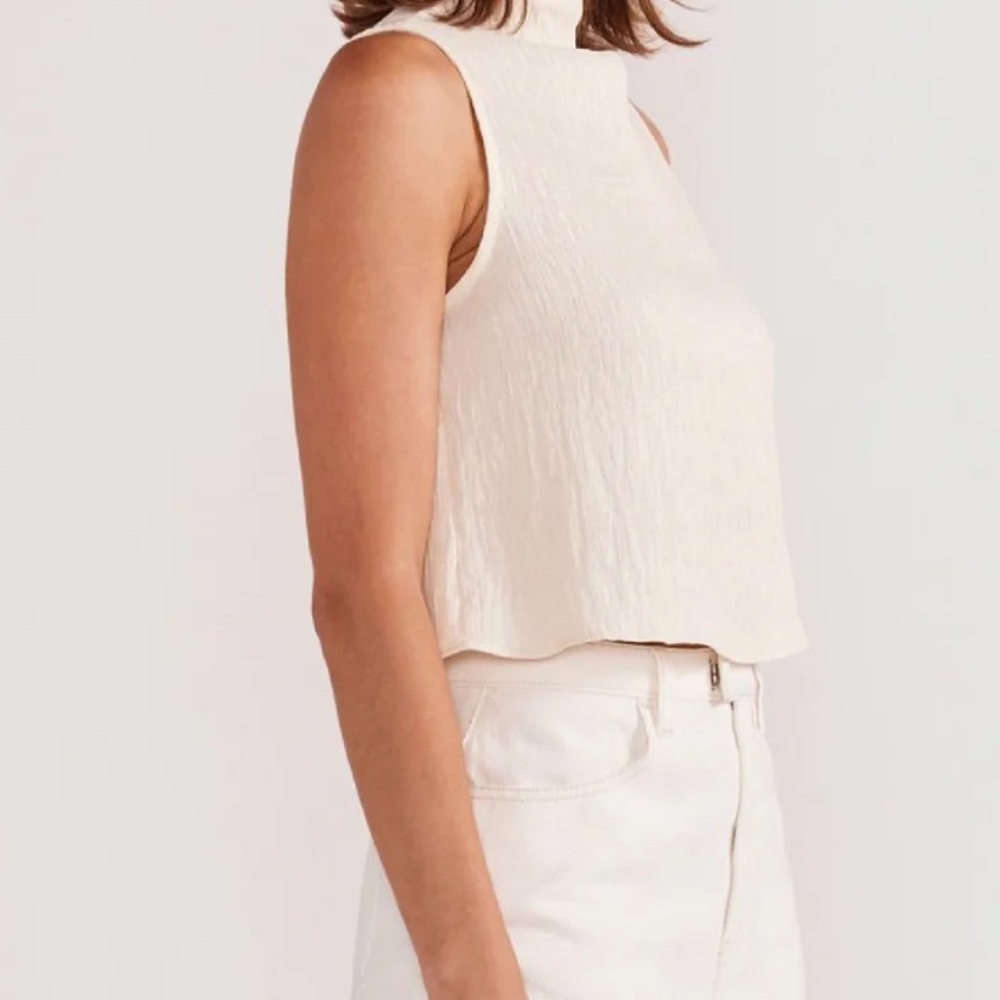 SHEIN White Sleeveless Gauze Crop Top